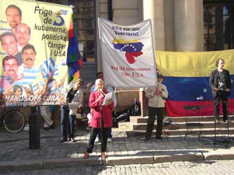Demonstration 4 juli. Alla folks lika r&auml;tt. Stortorget Gamla Stan